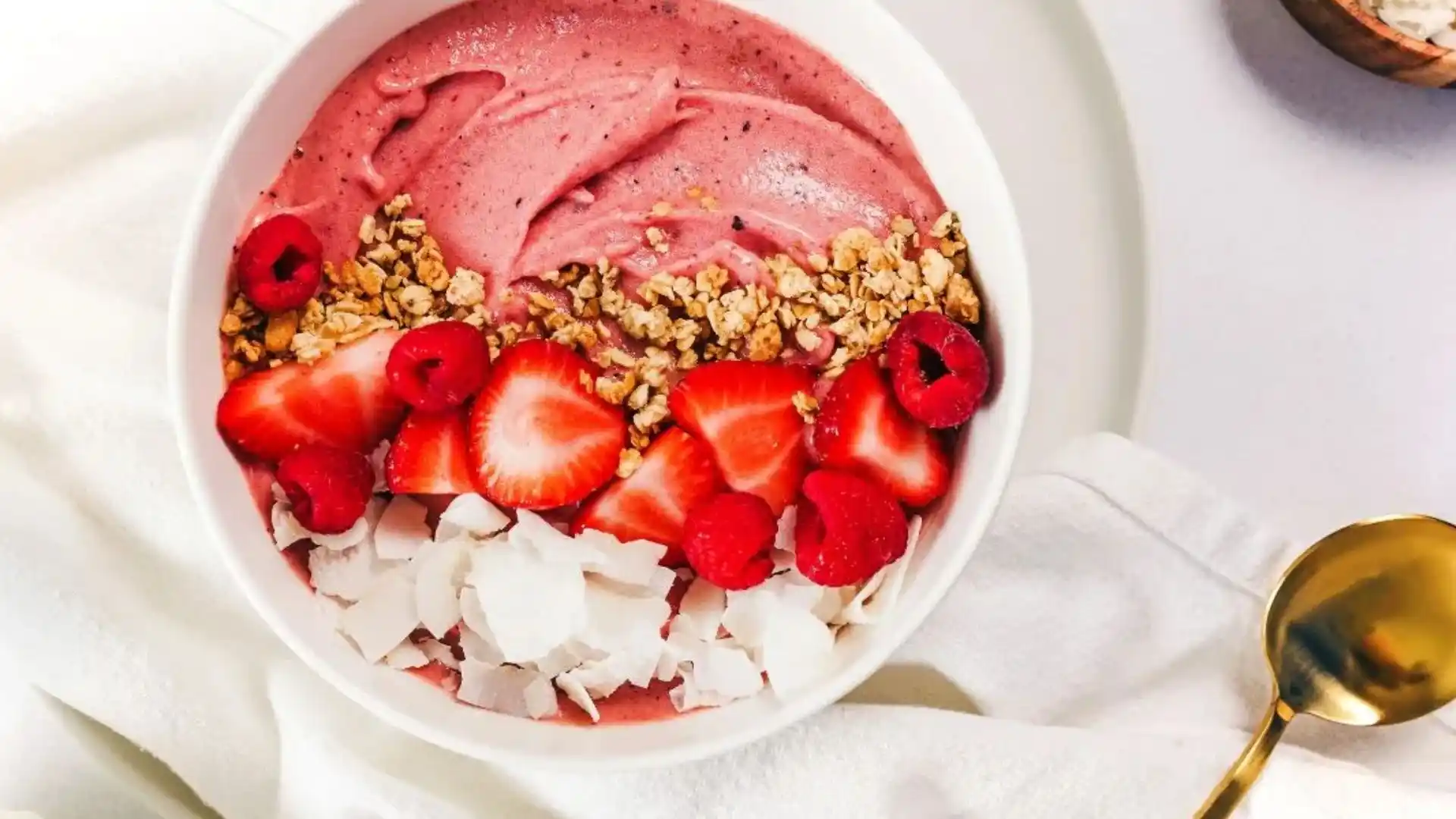 Smoothie bowl toppings